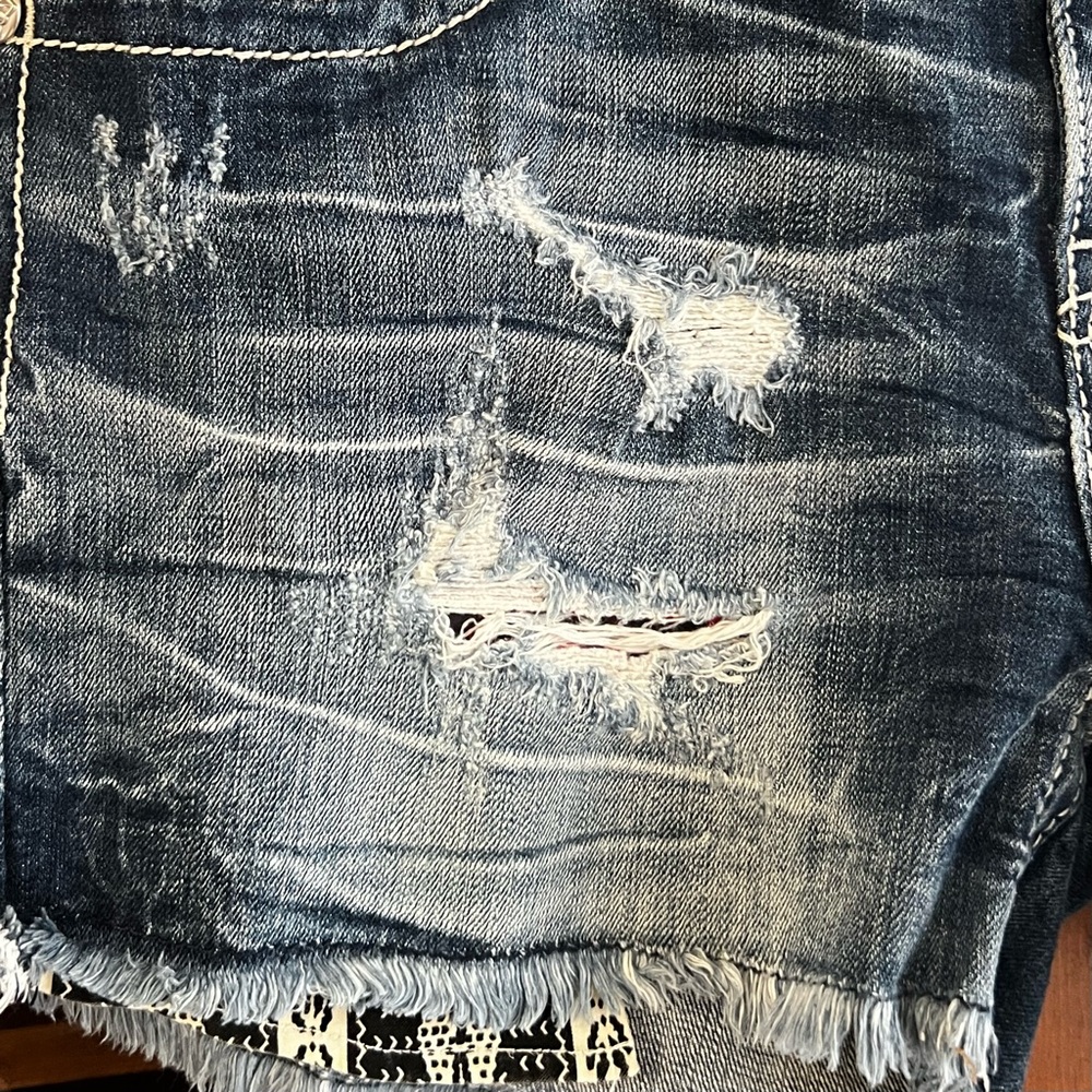 Miss Me: Distressed Easy Shorts - Picture 8 of 12